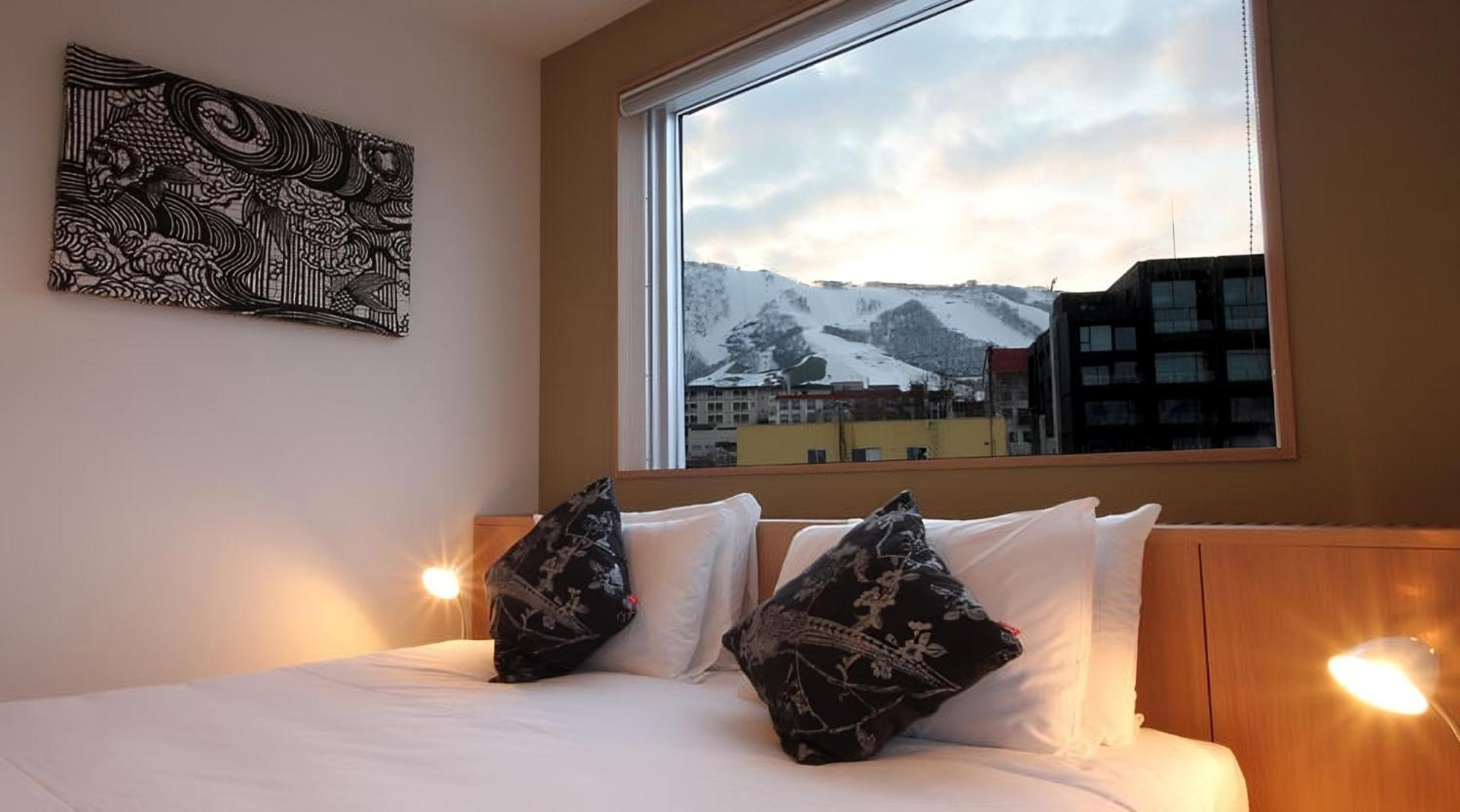 Snow Crystal Apartment Кучан Екстериор снимка